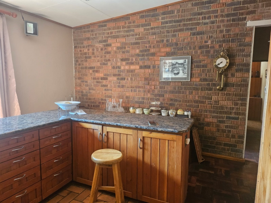 5 Bedroom Property for Sale in Roodekopjes Ah North West